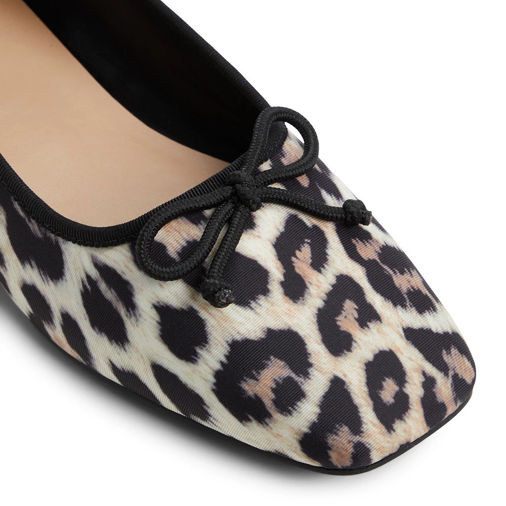 Camiille Brown Overflow Women's Animal Print Shoes Bags