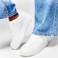 Fresh White Overflow Women's White Sneakers