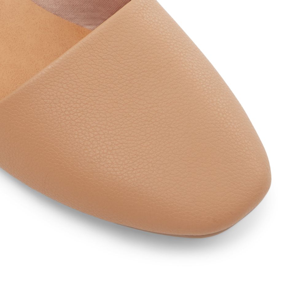 Samantha Beige Femmes Talons plats confortables | Boutique Spring Canada