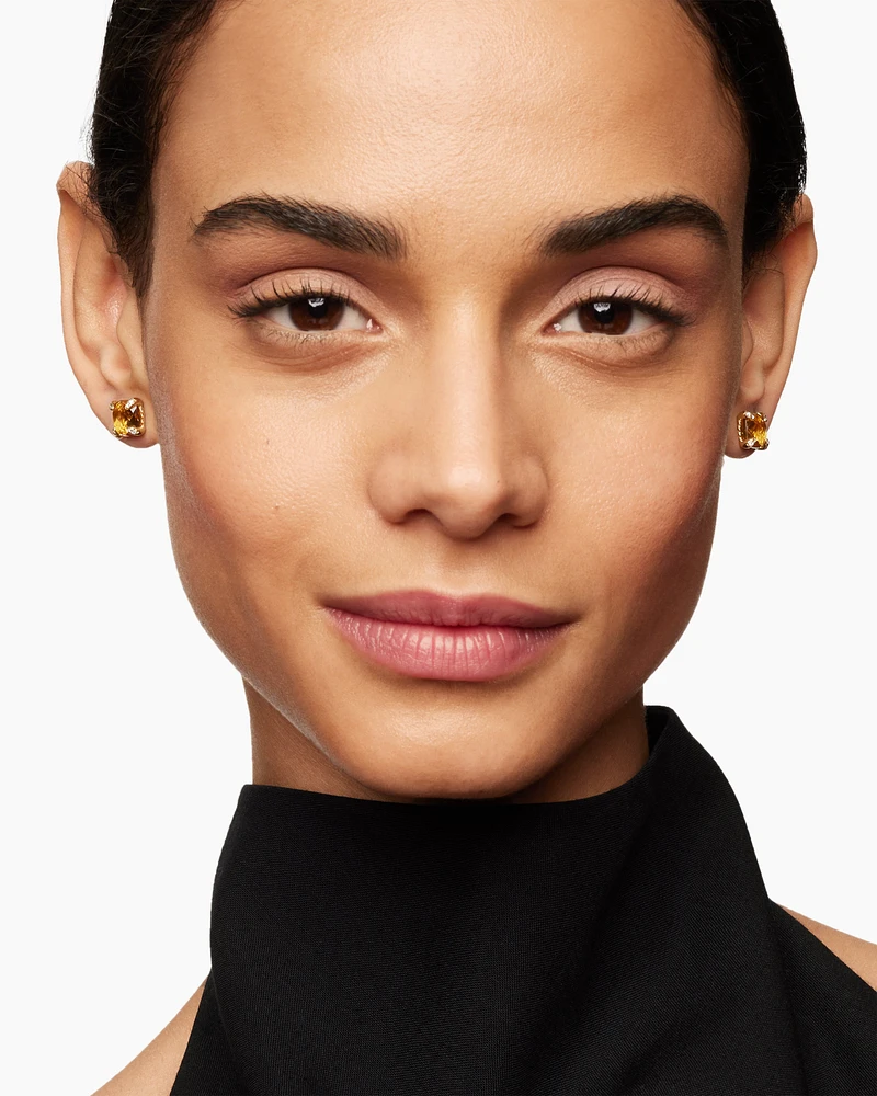 Petite Chatelaine Stud Earrings with 18K Yellow Gold and Diamonds, 5mm