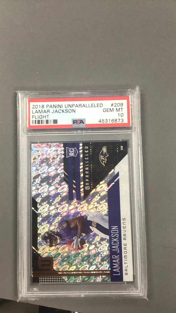 2018 Panini Unparalleled 209 Lamar Jackson PSA 10