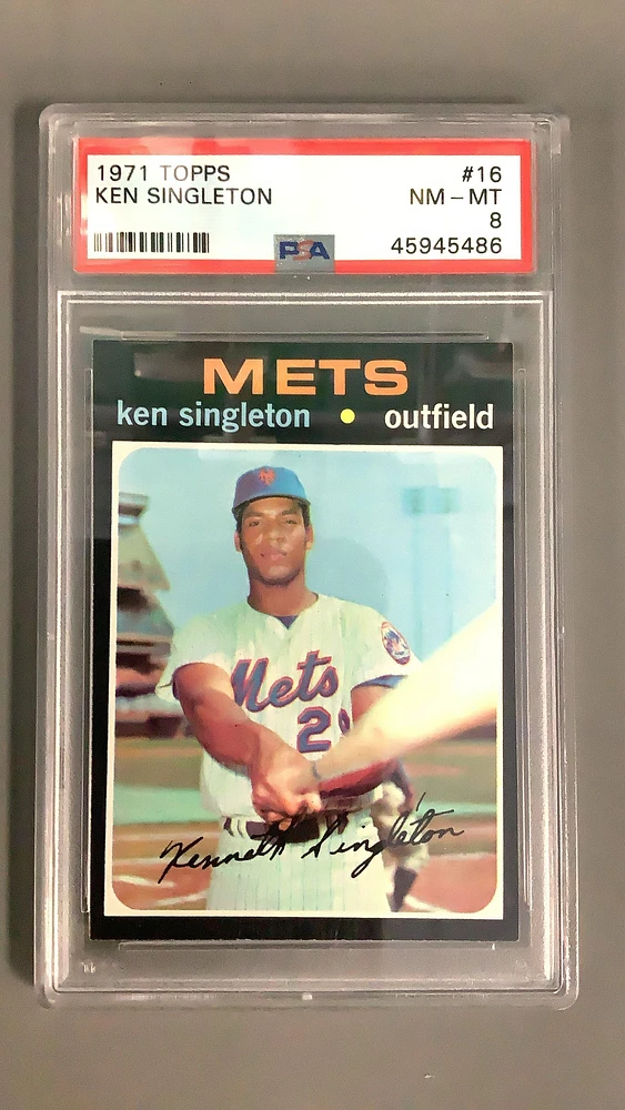 1971 Topps 16 Ken Singleton PSA 8