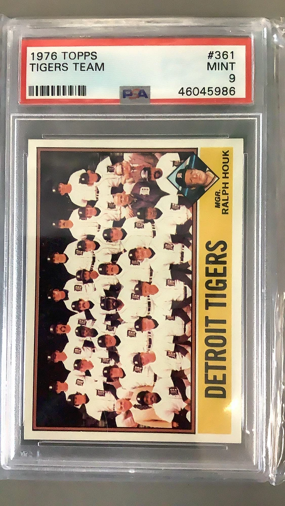 1976 Topps 361 Tigers Team PSA 9