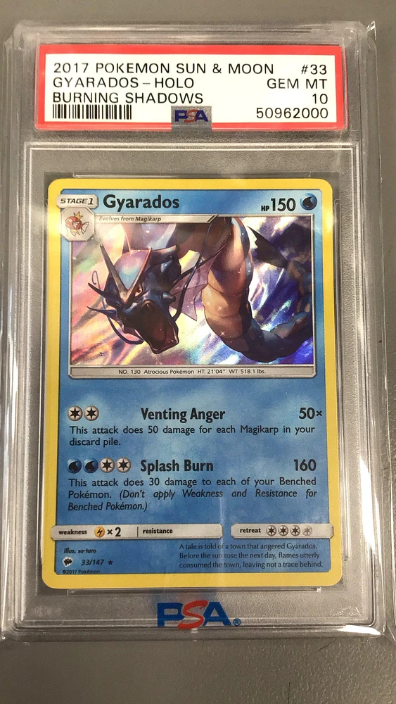 2017 Pokemon Sun & Moon Burning Shadows 33 Gyarados-holo PSA 10