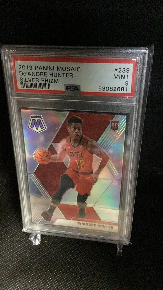 2019 Panini Mosaic 239 De'andre Hunter Silver Prizm PSA 9