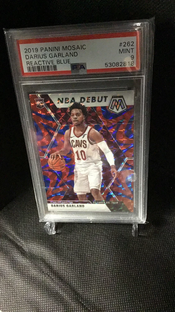 2019 Panini Mosaic 262 Darius Garland Reactive Blue PSA 9