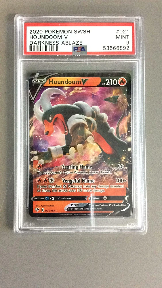 2020 Pokemon Sword & Shield Darkness Ablaze 021 Houndoom V PSA 9