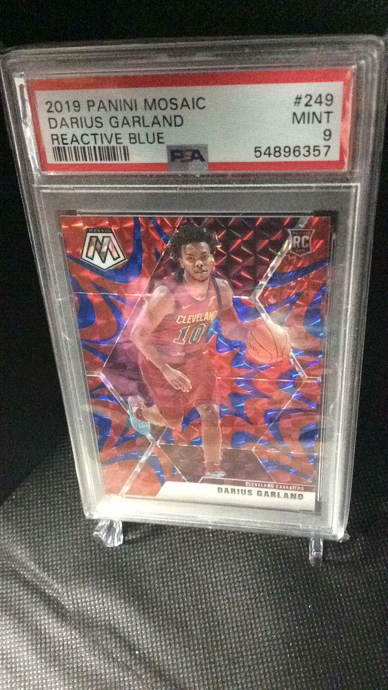 2019 Panini Mosaic 249 Darius Garland Reactive Blue PSA 9