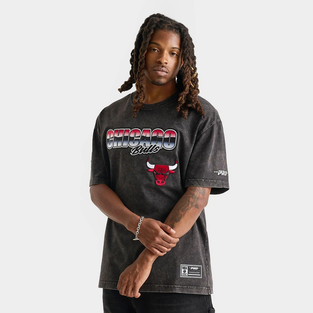Men's Pro Standard Chicago Bulls NBA Chrome Graphic T-Shirt