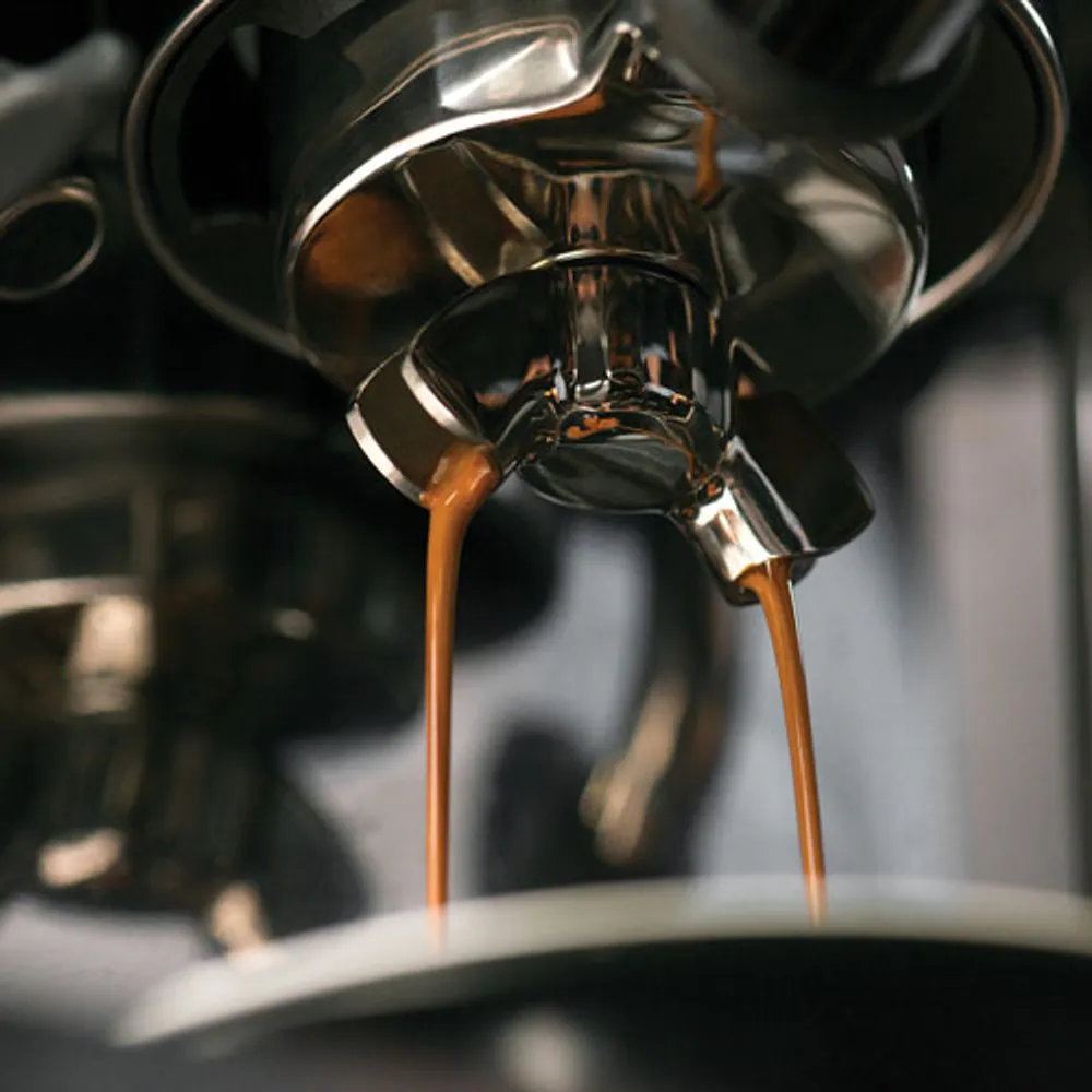 Machine espresso automatique Barista Touch de Breville avec moussoir à lait et moulin à café - Acier inoxydable brossé
