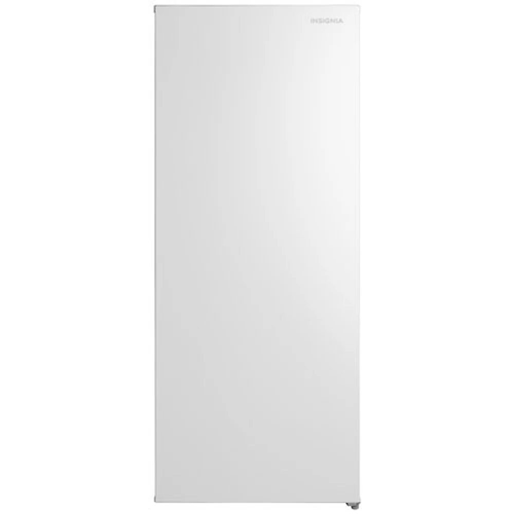 Congélateur vertical de 7 pi³ d'Insignia - Blanc - Boîte ouverte - Parfait état