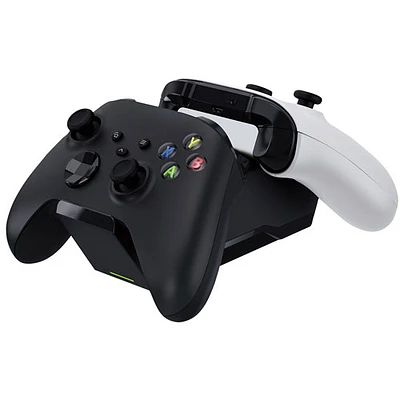 Système de chargement pour deux manettes avec batteries d'Insignia pour Xbox Series X|S et Xbox One