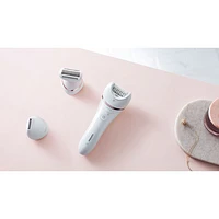 Épilateur avec ou sans mousse série 8000 avec trousse d'accessoires de Philips (BRE720/14)