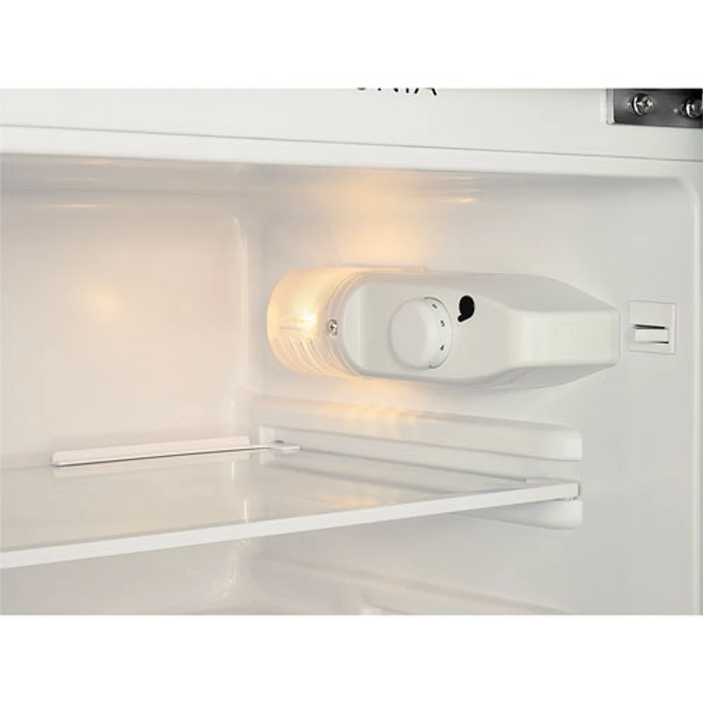 Réfrigérateur de bar rétro à congélateur supérieur 3,1 pi³ d'Insignia (NS-CFR32MT1) - Menthe - Exclusivité de Best Buy