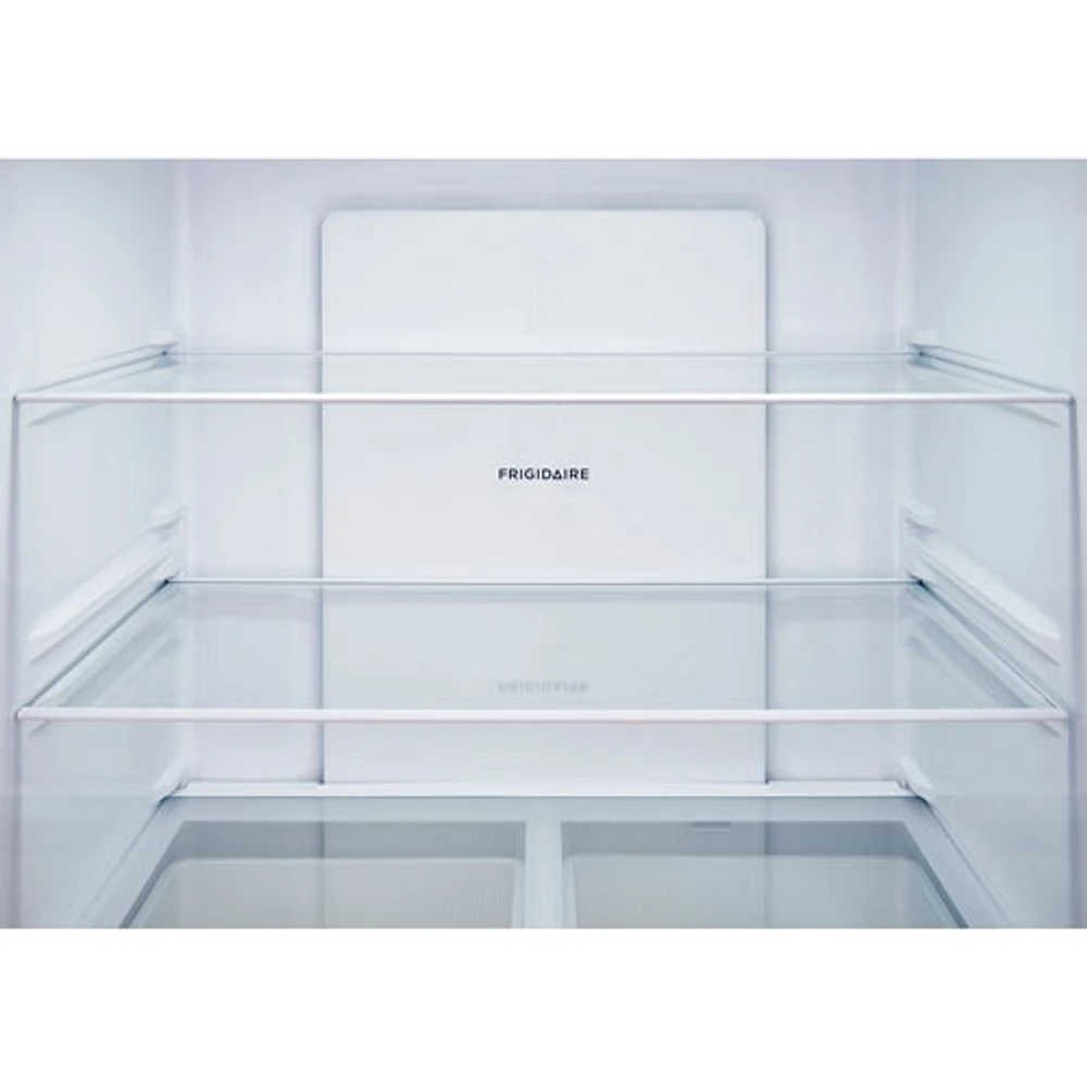 Réfrigérateur à deux portes de 33 po et 17,4 pi³ de Frigidaire (FRQG1721AV) - Acier brossé