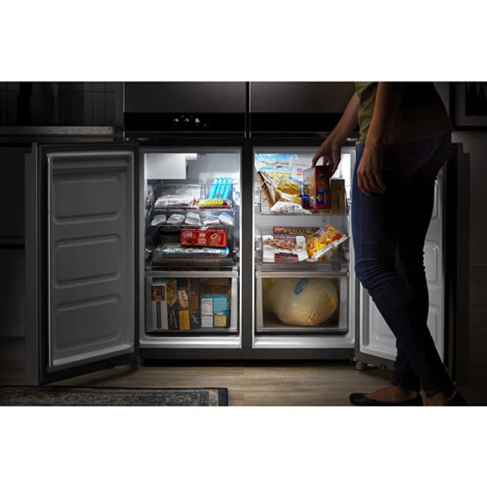 Réfrigérateur à deux portes et à profondeur de comptoir de 19,4 pi³ et 36 po avec distributeur de glaçons de Whirlpool (WRQA59CNKZ) - Inox