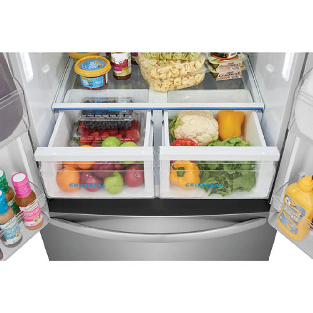 Réfrigérateur deux portes 17,6 pi³ 31,5 po distr. glace Gallery Frigidaire (FRFG1723AV) - Acier brossé