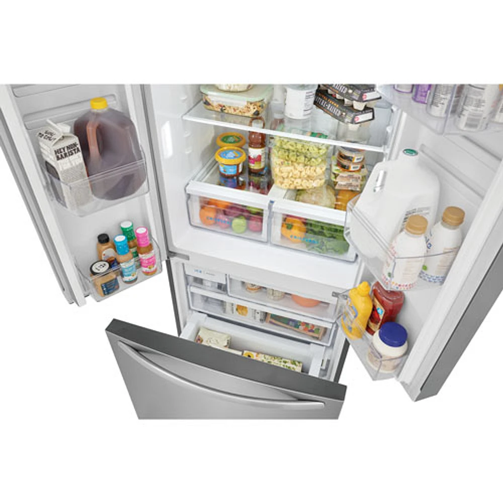 Réfrigérateur deux portes 17,6 pi³ 31,5 po distr. glace Gallery Frigidaire (FRFG1723AV) - Acier brossé