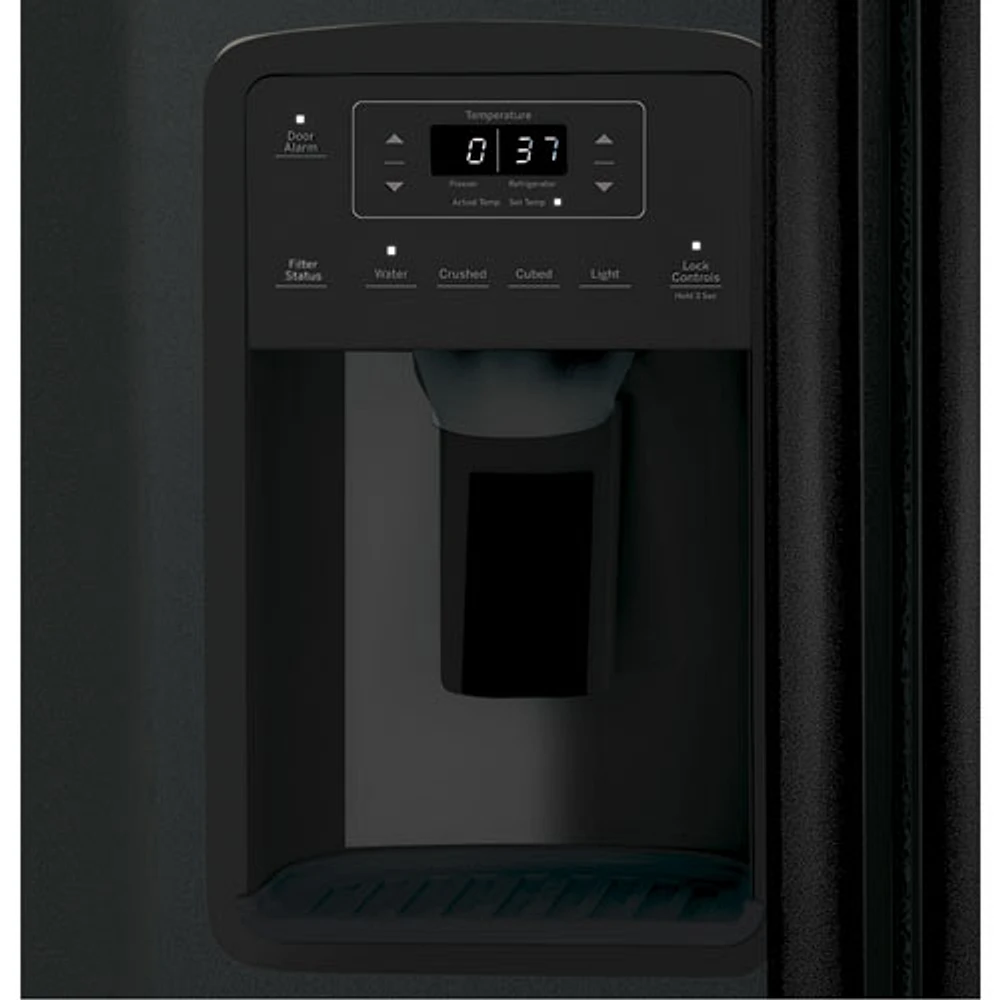 Réfrigérateur côte à côte 23 pi³ 33 po avec distributeur eau et glaçons de GE (GSS23GGPBB) - Noir