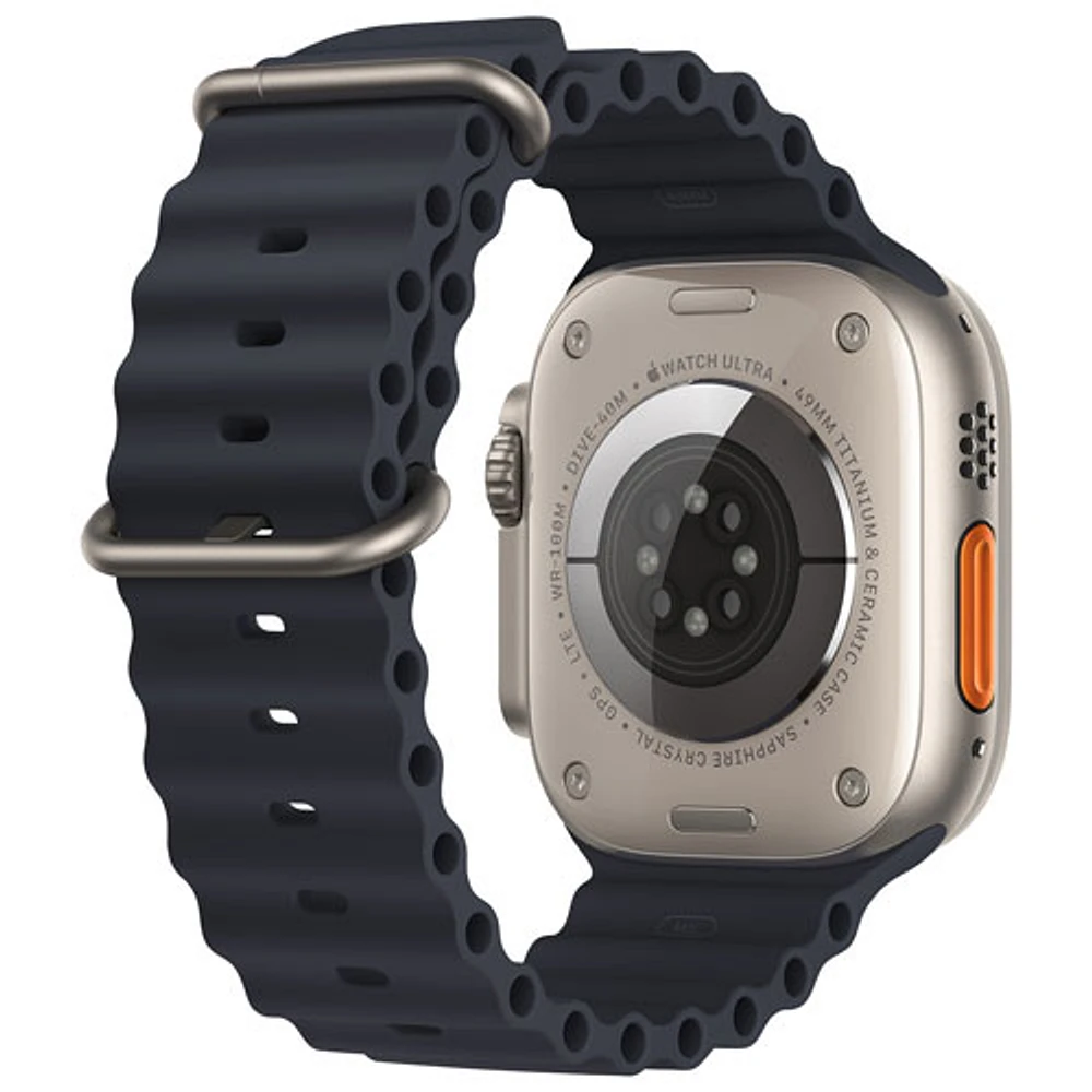 Apple Watch Ultra (GPS + Cellular) avec boîtier de 49 mm en titane et bracelet océan minuit de TELUS - Financement mensuel