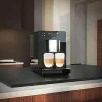 Machine à café et à expresso de comptoir CM 5310 Silence de Miele - Noir lustré
