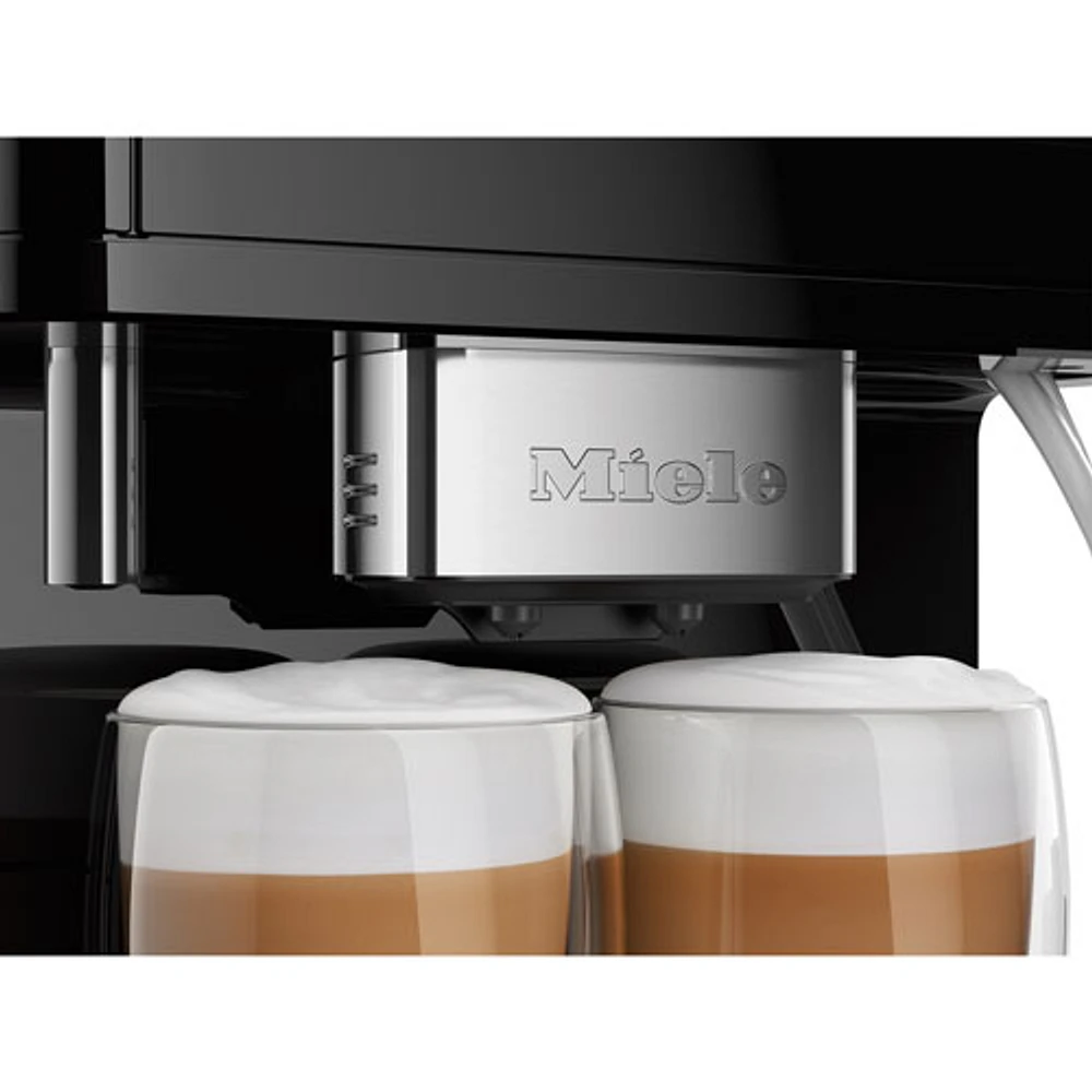 Machine à café et à expresso de comptoir CM 6160 Milk Perfection de Miele - Noir lustré