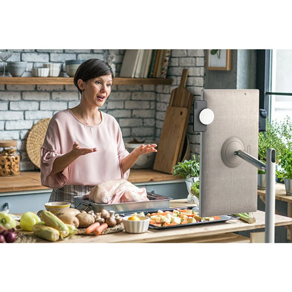 Téléviseur intelligent webOS HDR DEL HD 1080p de 27 po StanbyME de LG (27ART10AKPL) - 2022