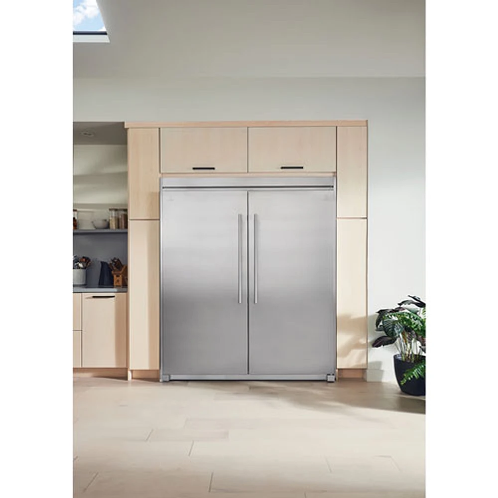 Réfrigérateur sans congélateur 18,9 pi³ 33 po avec distributeur d'eau d'Electrolux (EI33AR80WS) - Inox
