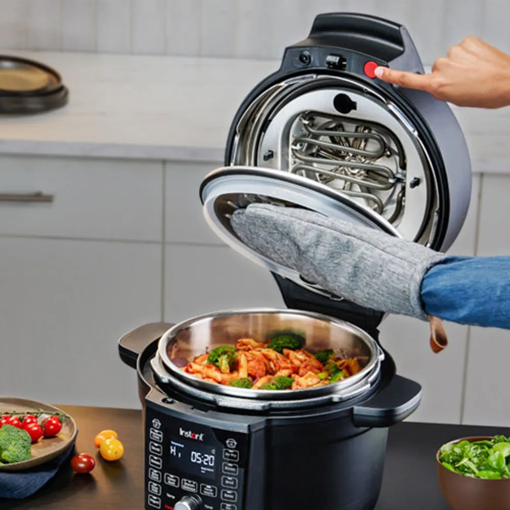 Autocuiseur et friteuse à air chaud Duo Crisp avec couvercle Ultimate d'Instant Pot - 6,5Qt pte - Noir