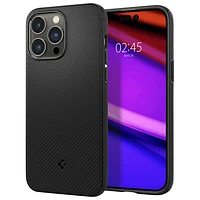 Étui souple ajusté Core Armor Magfit de Spigen avec MagSafe pour iPhone 15 Pro - Noir mat