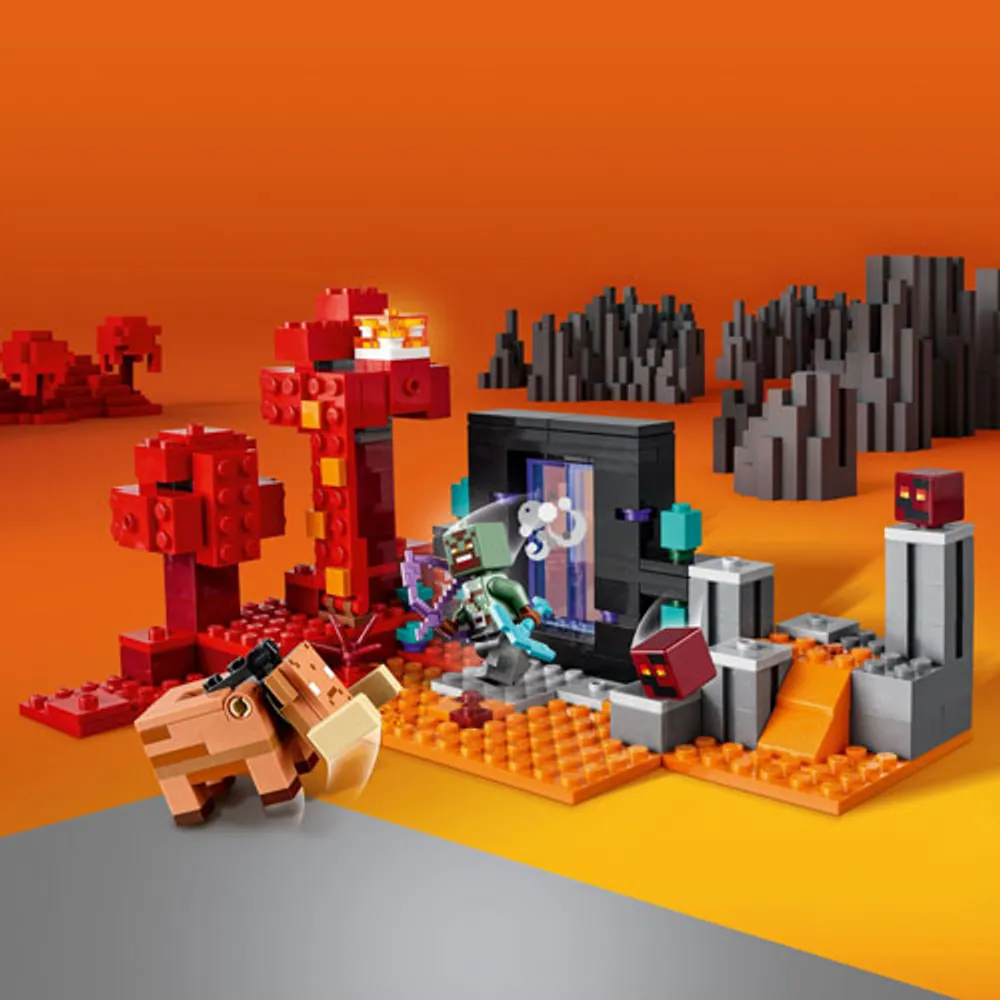 LEGO Minecraft : L'embuscade au portail du Nether - 352 pièces (21255)