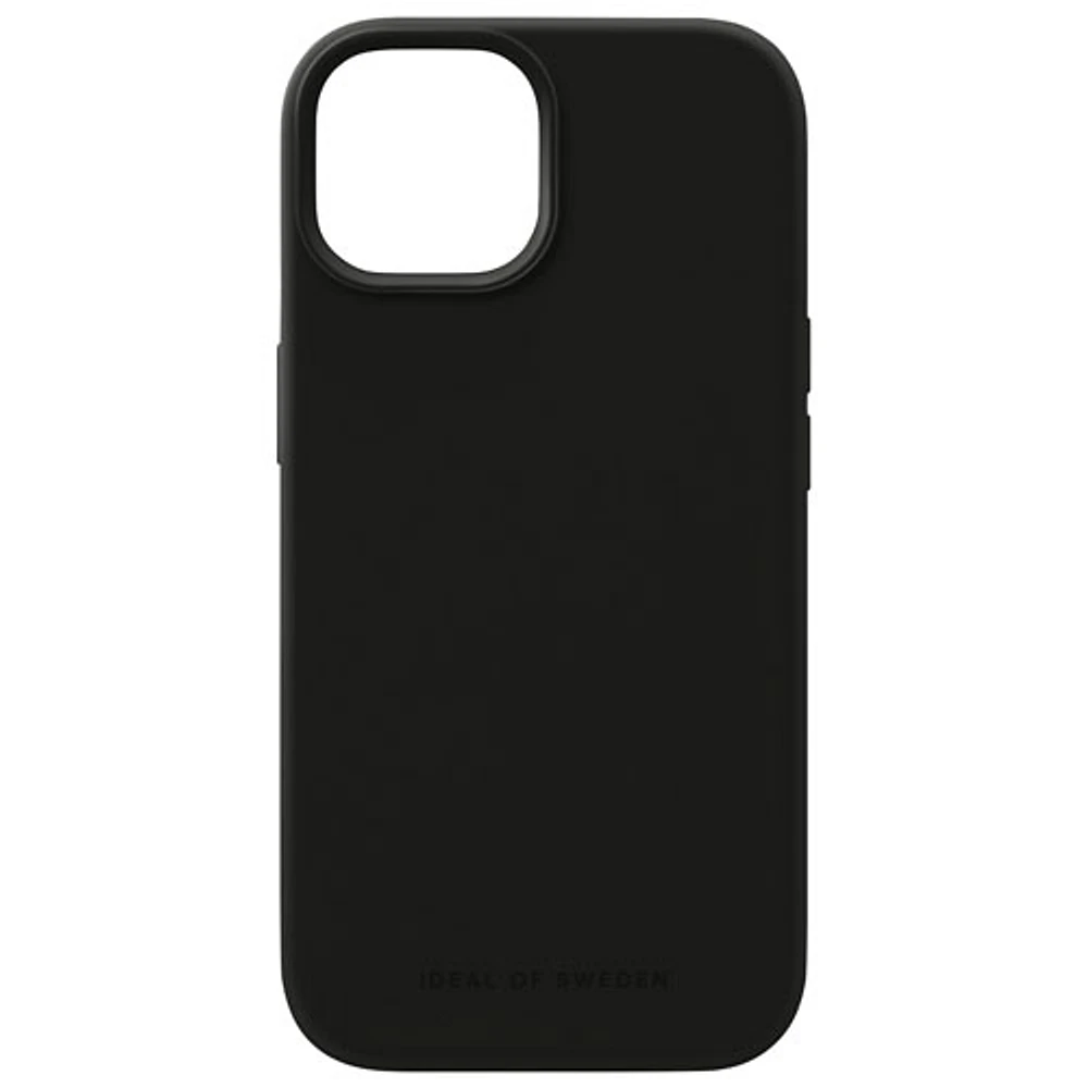 Ideal of Sweden Fitted Soft Shell Case with MagSafe for iPhone 15 - Black