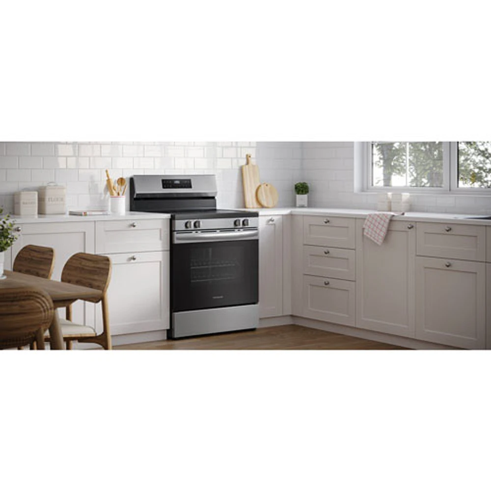 Cuisinière électrique autonome à 5 éléments de 5,3 pi³ 30 po de Frigidaire (FCRE306CAS) - Inox