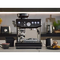 Machine à espresso Barista Express Impress de Breville avec mousseur et moulin à café - Truffe noire