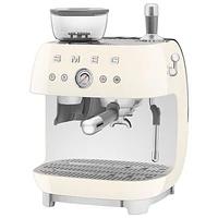 Machine à espresso manuelle de Smeg avec mousseur et moulin à caf