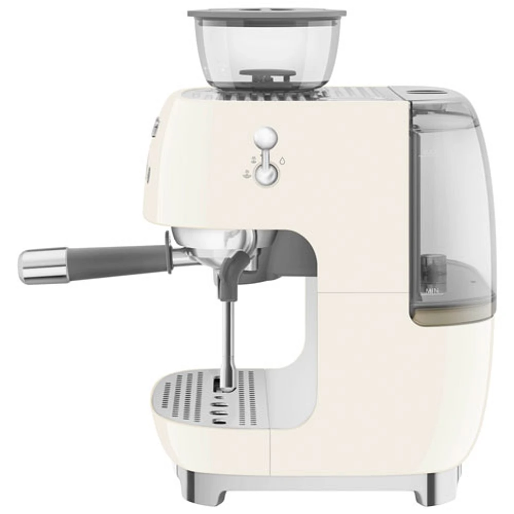 Machine à espresso manuelle de Smeg avec mousseur et moulin à caf