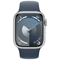 Apple Watch Series 9 (GPS + Cellular) avec boîtier de 41 mm en aluminium argenté et bracelet sport bleu tempête par Virgin Plus - Petit/Moyen - Financement mensuel