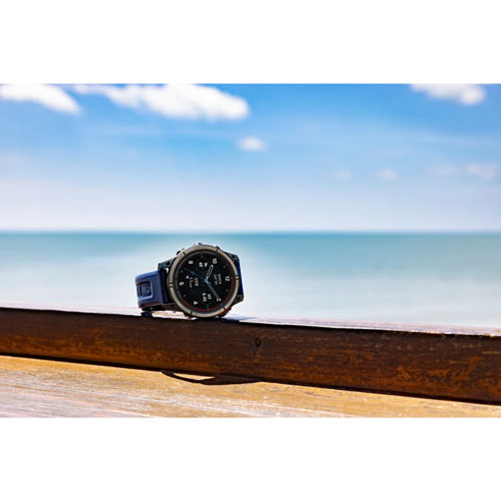 Montre intelligente nautique Bluetooth de 47 mm Quatix 7 Pro de Garmin - Bleu marine