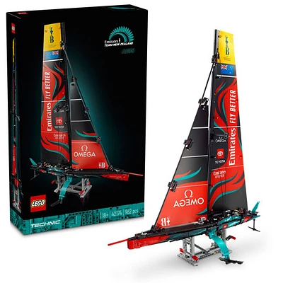 LEGO Technic : Le yacht Emirates Team New Zealand AC75 - 962 pièces (42174)