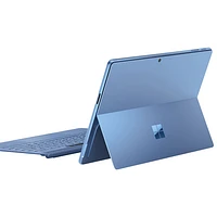 Portable Surface Pro Copilot+ PC (ACL) 13 po 512 Go de Microsoft avec Snapdragon X Plus/RAM 16 Go (2024) - Saphir - Appareil seulement