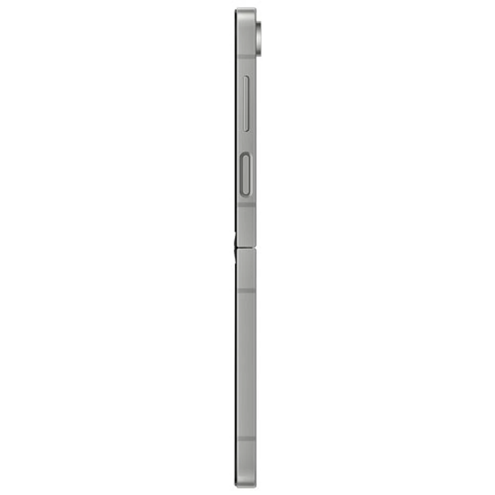 Galaxy Z Flip6 5G de 256 Go de Samsung - Ombre argent - Déverrouillé
