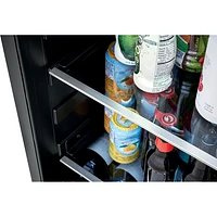 Réfrigérateur à boissons de dessous de comptoir 5,1 pi³ d'Electrolux (EI24BC15VS) - Acier inoxydable