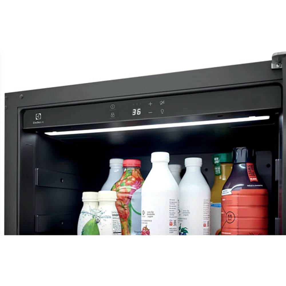 Réfrigérateur à boissons de dessous de comptoir 5,1 pi³ d'Electrolux (EI24BC15VS) - Acier inoxydable