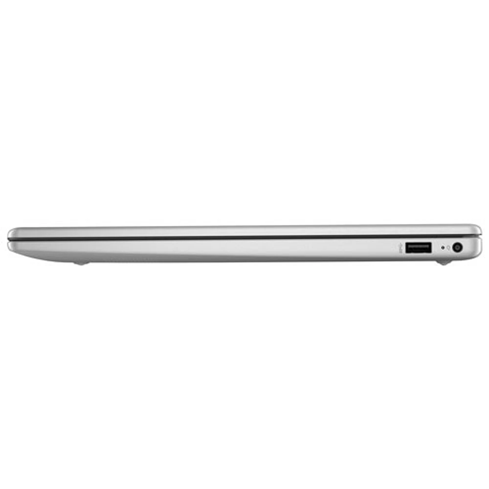 Portable de 15,6 po de HP - Argenté naturel (Ryzen 7 7730U d'AMD/RAM 16 Go/SSD 512 Go/Windows 11 Famille)