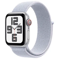 Apple Watch SE (GPS + Cellular) de 40 mm avec boîtier en aluminium argenté et bracelet sport à rabat nuage bleu