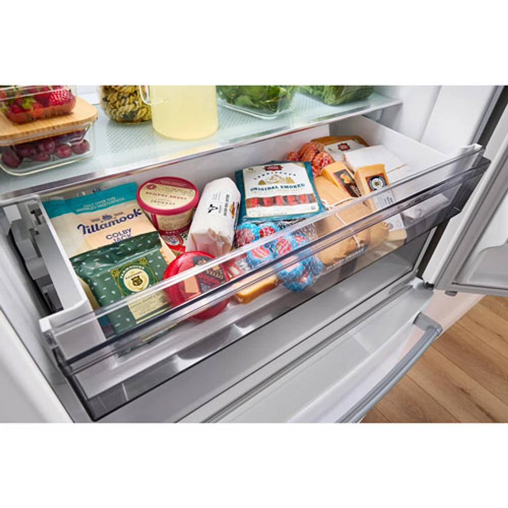 Réfrigérateur deux portes 20 pi³ 36 po avec distributeur d'eau de KitchenAid (KRFC136RWH) - Blanc