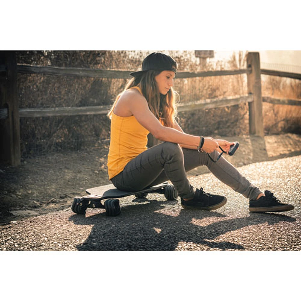 Shark Electric Power Longboard (Up to 20km Battery Range / 48.3km/h Top Speed)