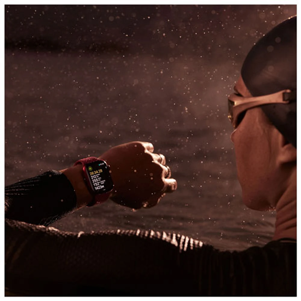 Apple Watch Series 9 (GPS + cellulaire) avec boîtier de mm en aluminium (PRODUCT)RED et bracelet sport (PRODUCT)RED par Koodo - Moyen/Grand - mm
