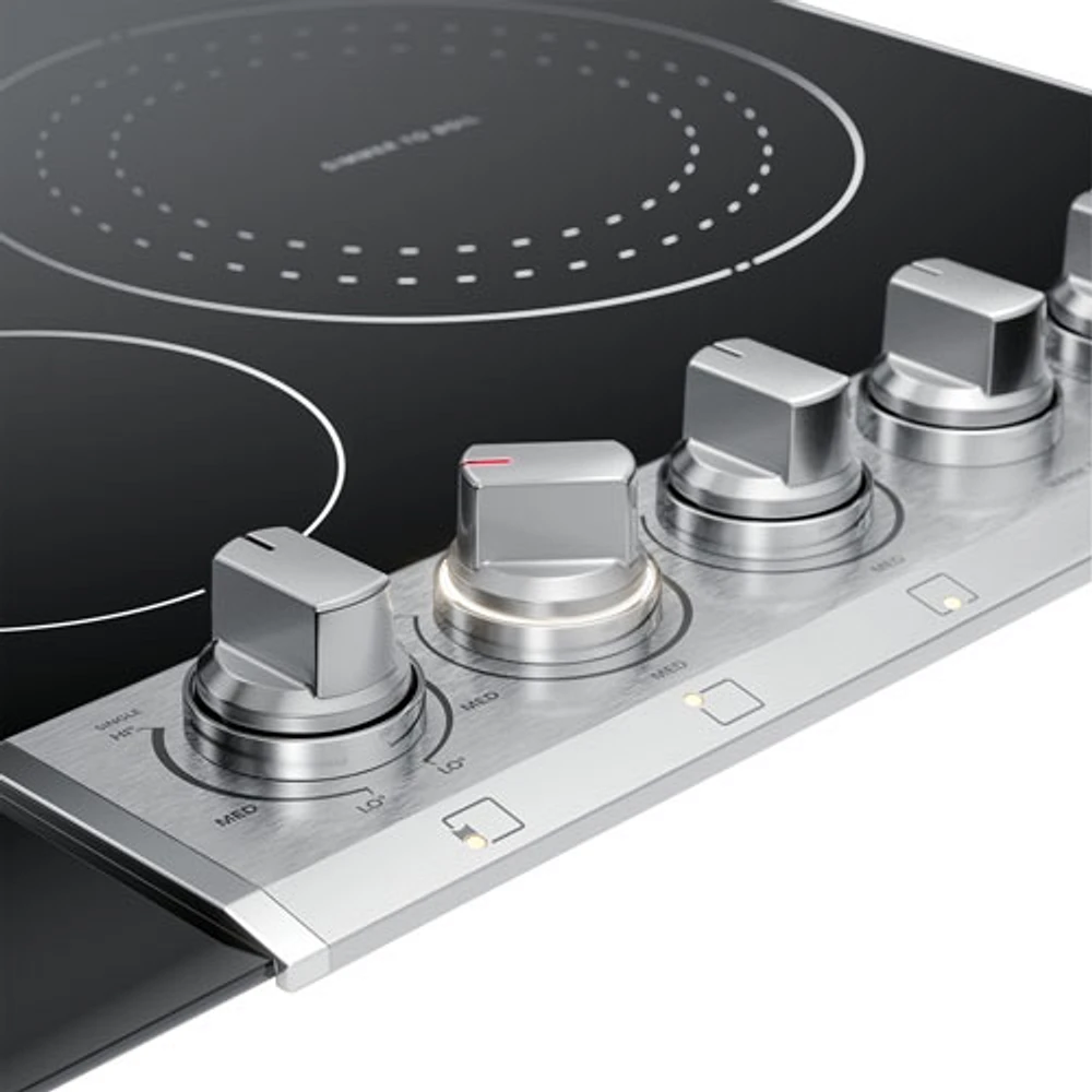 Surface de cuisson électrique de 30 po à 5 éléments Professional de Frigidaire (PCCE3080AF) - Acier inoxydable noir résistant aux taches