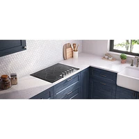 Surface de cuisson électrique de 30 po à 5 éléments Professional de Frigidaire (PCCE3080AF) - Acier inoxydable noir résistant aux taches